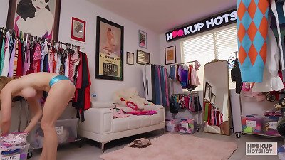 Milk-Tank blonde Cory haunt Hooks Up With Bryan Gozzling!