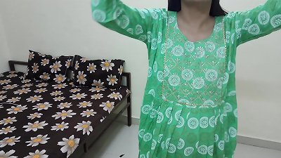 Desi bhabhi ne devar ko nehla diya chudai ke waqt Hindi HD video orgy